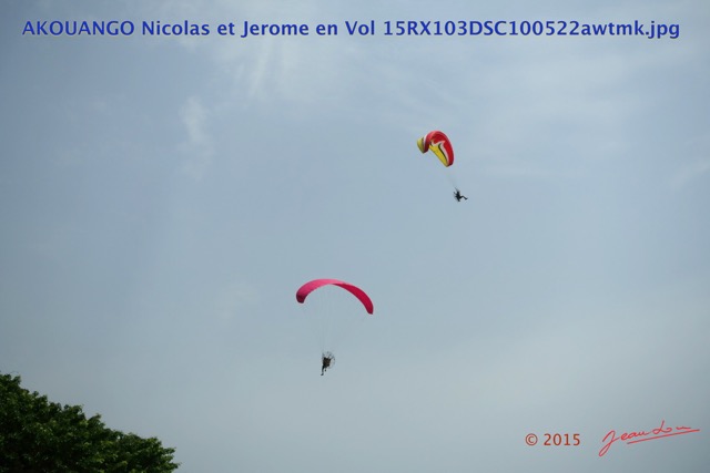 036 AKOUANGO Nicolas et Jerome en Vol 15RX103DSC100522awtmk.jpg